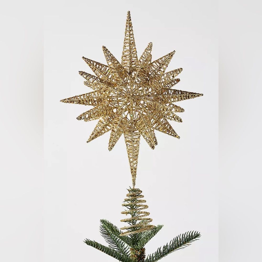 Gold Glitter Wire 3D Star Treetop, 16.5″